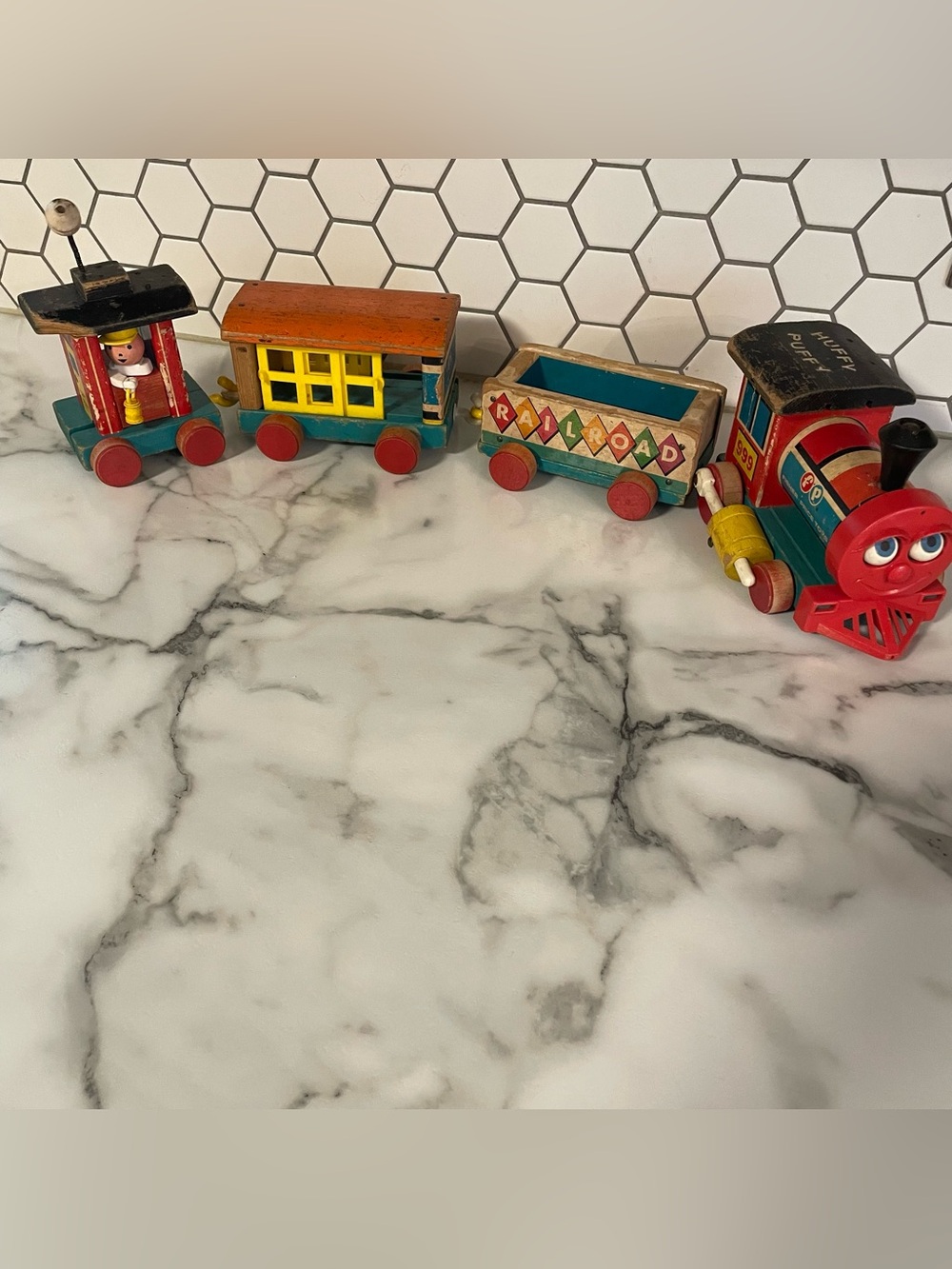 VINTAGE 1963 FISHER PRICE HUFFY PUFFY 4 PIECE WOODEN TOY TRAIN SET USA